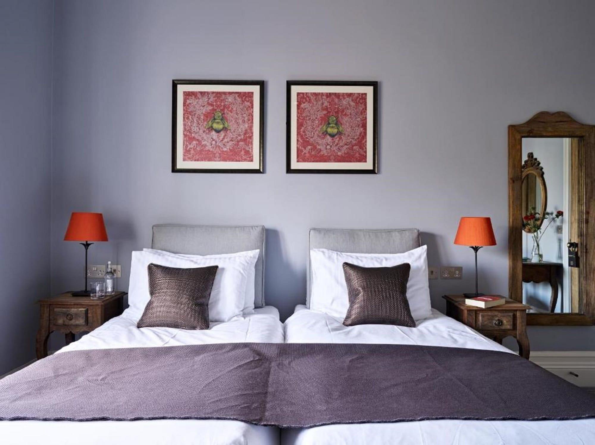 Cotswold Grange Bed and Breakfast Cheltenham Exteriör bild A bedroom at the hotel