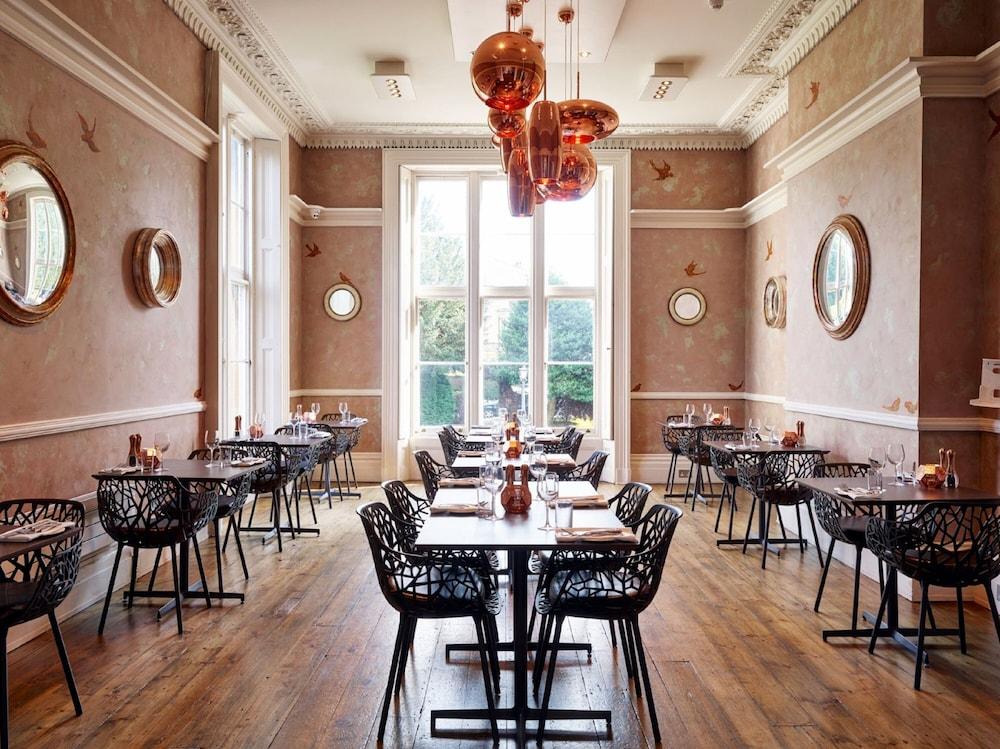 Cotswold Grange Bed and Breakfast Cheltenham Exteriör bild Interior of the restaurant