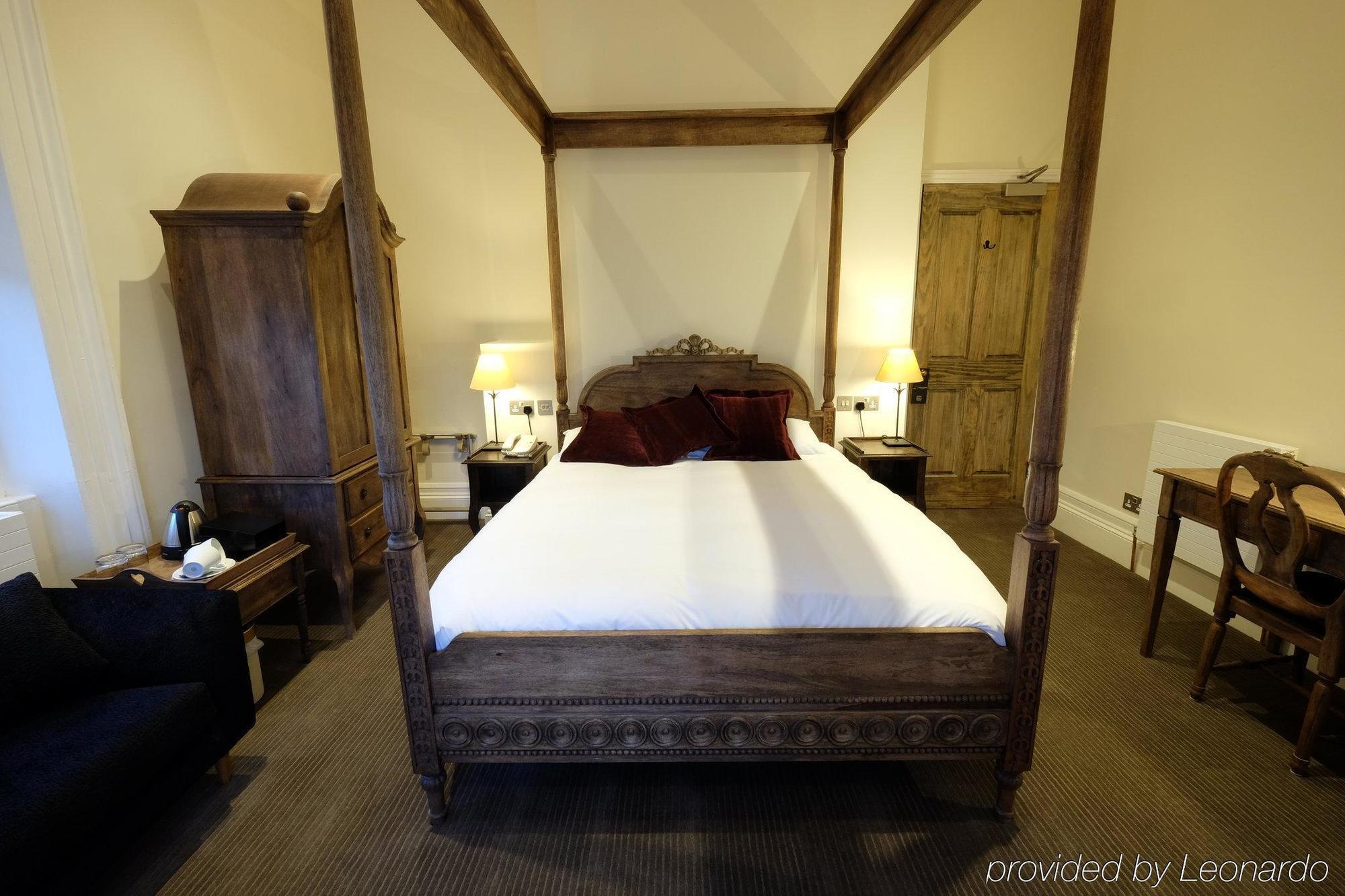 Cotswold Grange Bed and Breakfast Cheltenham Exteriör bild A room at the hotel