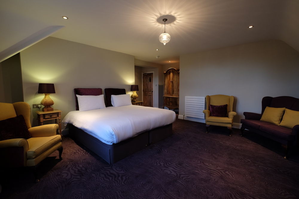 Cotswold Grange Bed and Breakfast Cheltenham Exteriör bild A room at the hotel