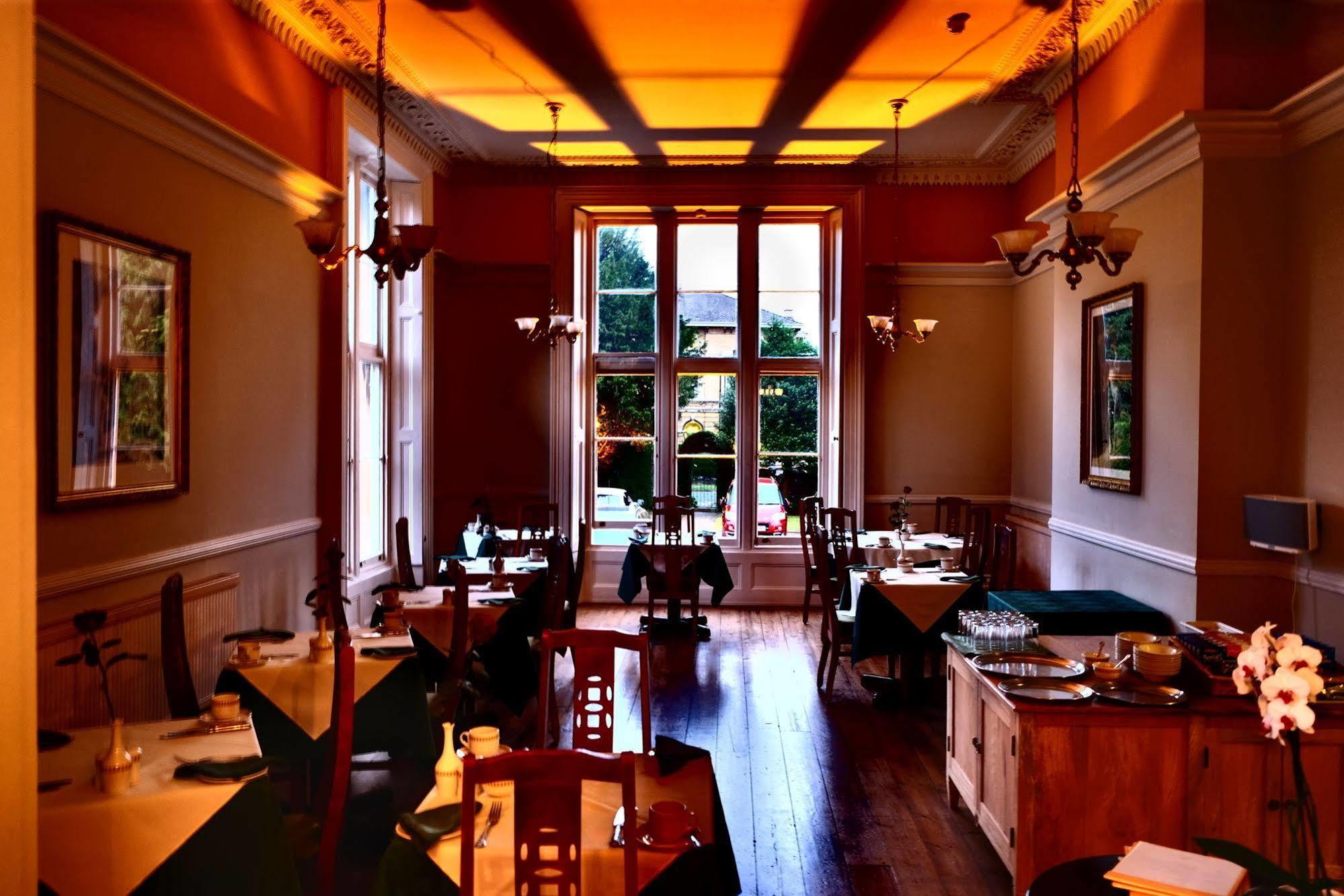 Cotswold Grange Bed and Breakfast Cheltenham Exteriör bild The restaurant at the 1886 Crescent Hotel