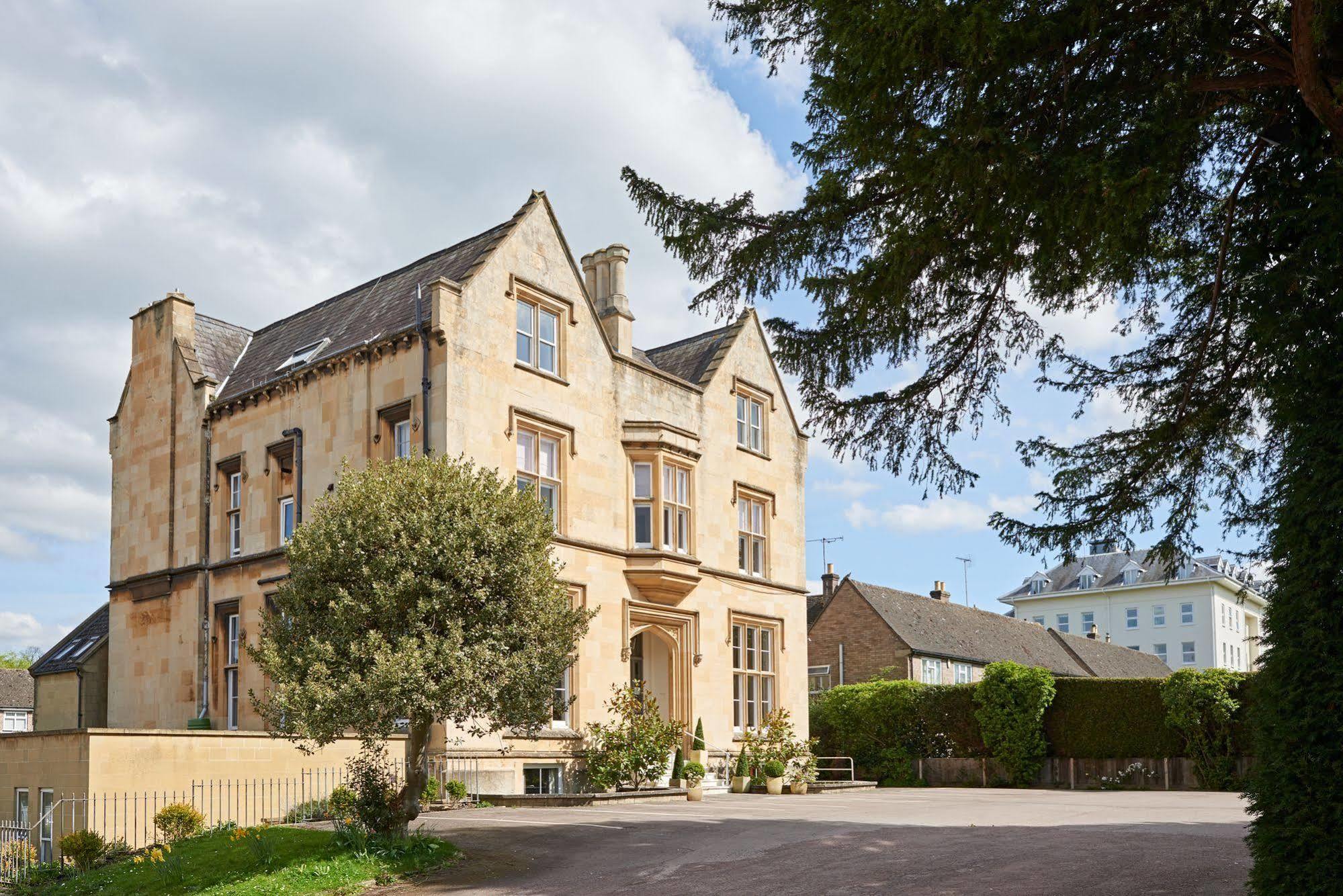 Cotswold Grange Bed and Breakfast Cheltenham Exteriör bild The Manor, Tetbury